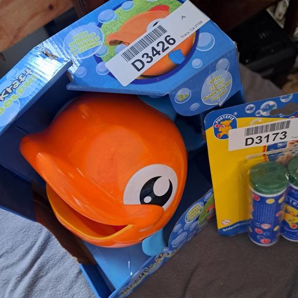 Bubble Blowing Dolphin - Picture 4 of 10